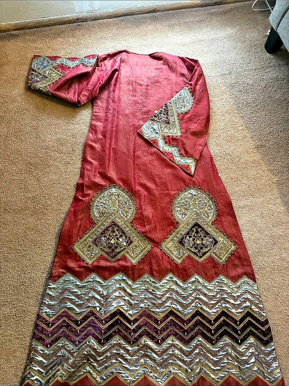 Embellished Red Kurta - Picture 2 of 9